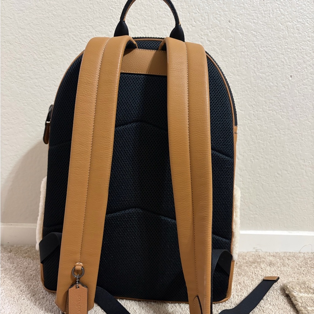 Coach West Backpack with Shearling motif - Picture 3 of 11
